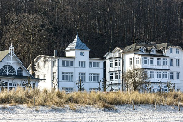 How to choose a holiday rental in Cornwall that offers access to historical shipwrecks?