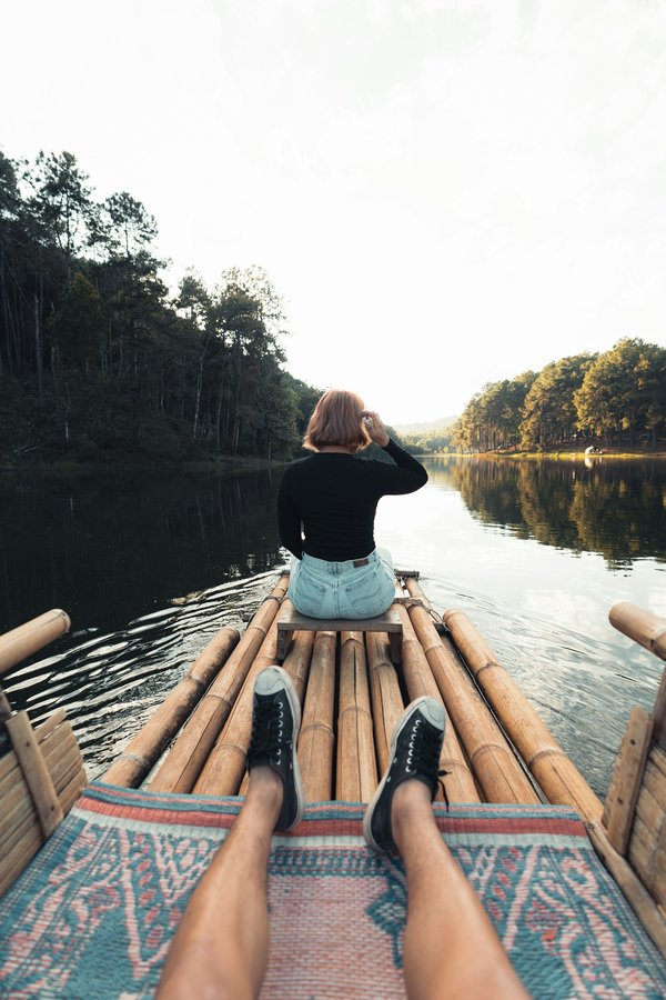 How to book a guided historical walking tour of Edinburgh's Old Town?